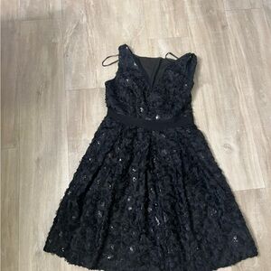 Beautiful dress - with mesh in the front. So elegant